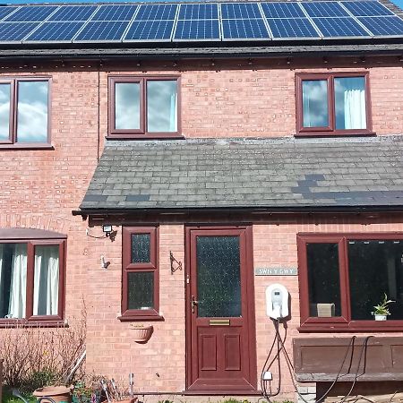Swn Y Gwy ~ The Sound Of The Wye Apartment Brecon Exterior photo